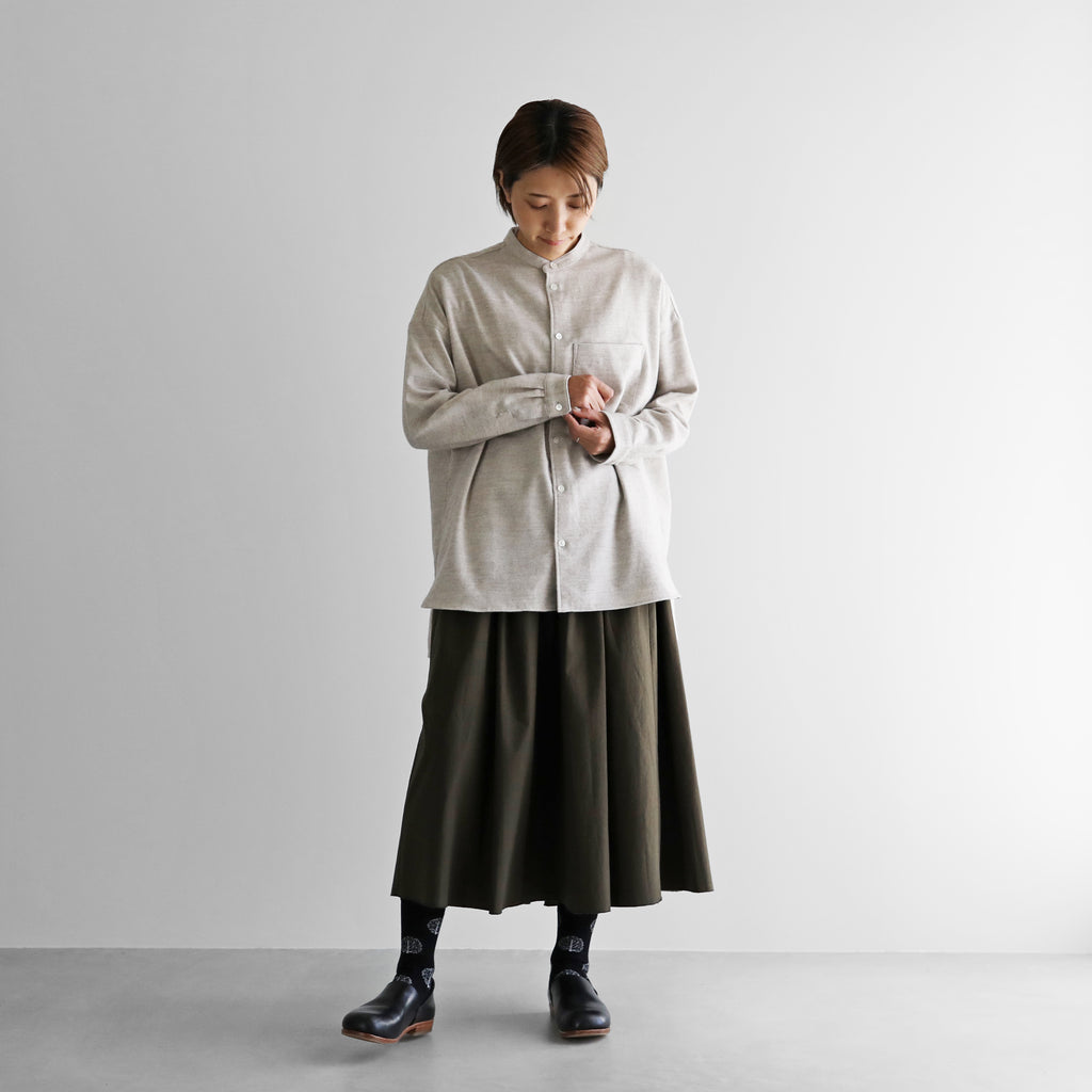 【HUIS】ヤクウール綾ネルバンドカラーオーバーシャツ（きなり）【ユニセックス】【015-H05-42KNR】