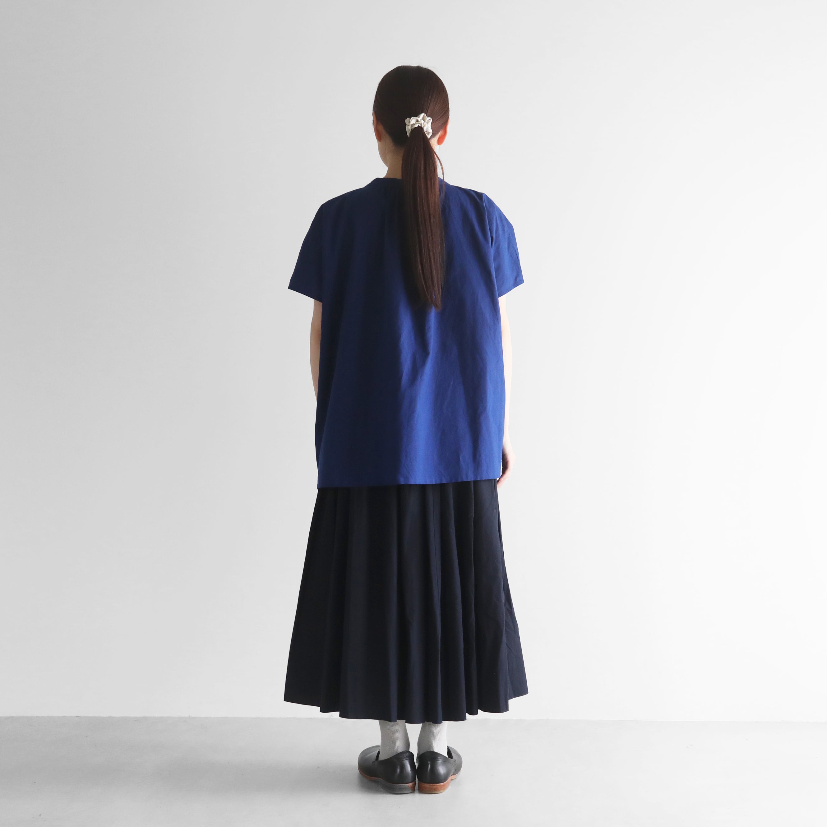 HUIS】コットンリネンフレンチスリーブギャザーブラウス