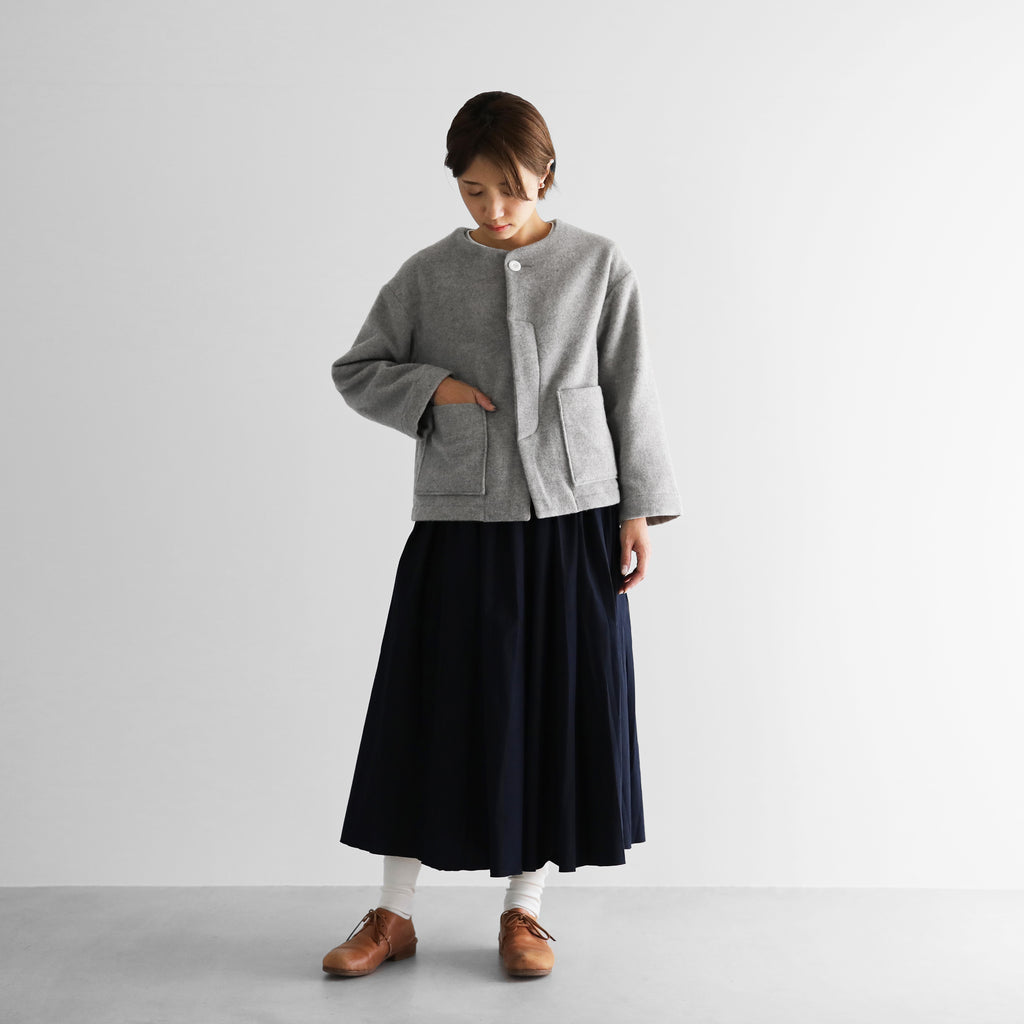 【HUIS】“HUIS×尾州”縮絨ウールフランネルノーカラーショートコート（ライトグレー）【ユニセックス】【312-KS01-04LGY】
