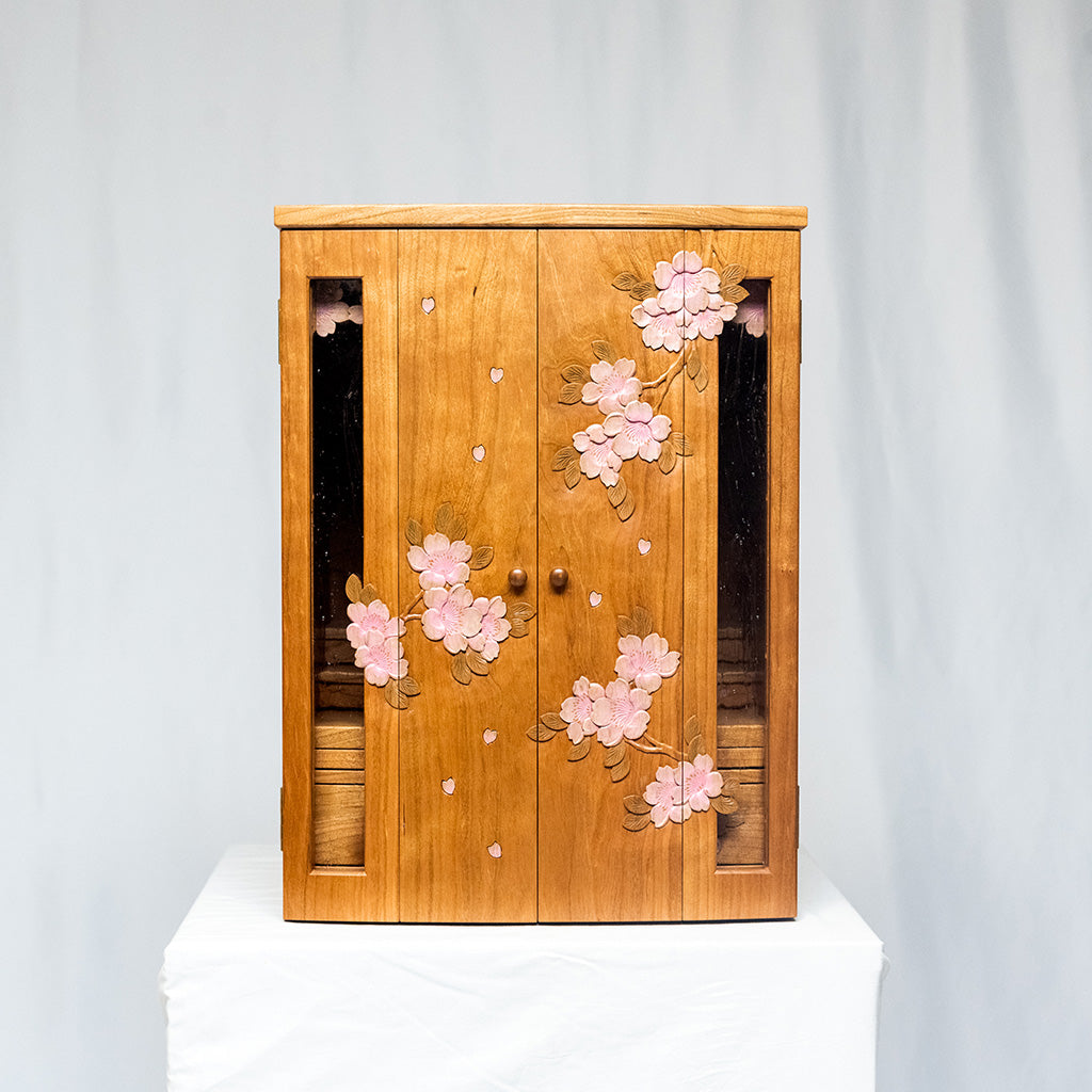 彩色仏壇 大 ［ 里桜 ／ 曲面扉 ］ | 大坂屋家具店