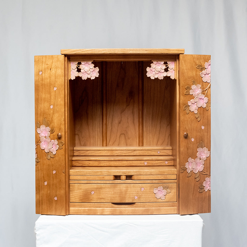彩色仏壇 大 ［ 里桜 ／ 曲面扉 ］ | 大坂屋家具店