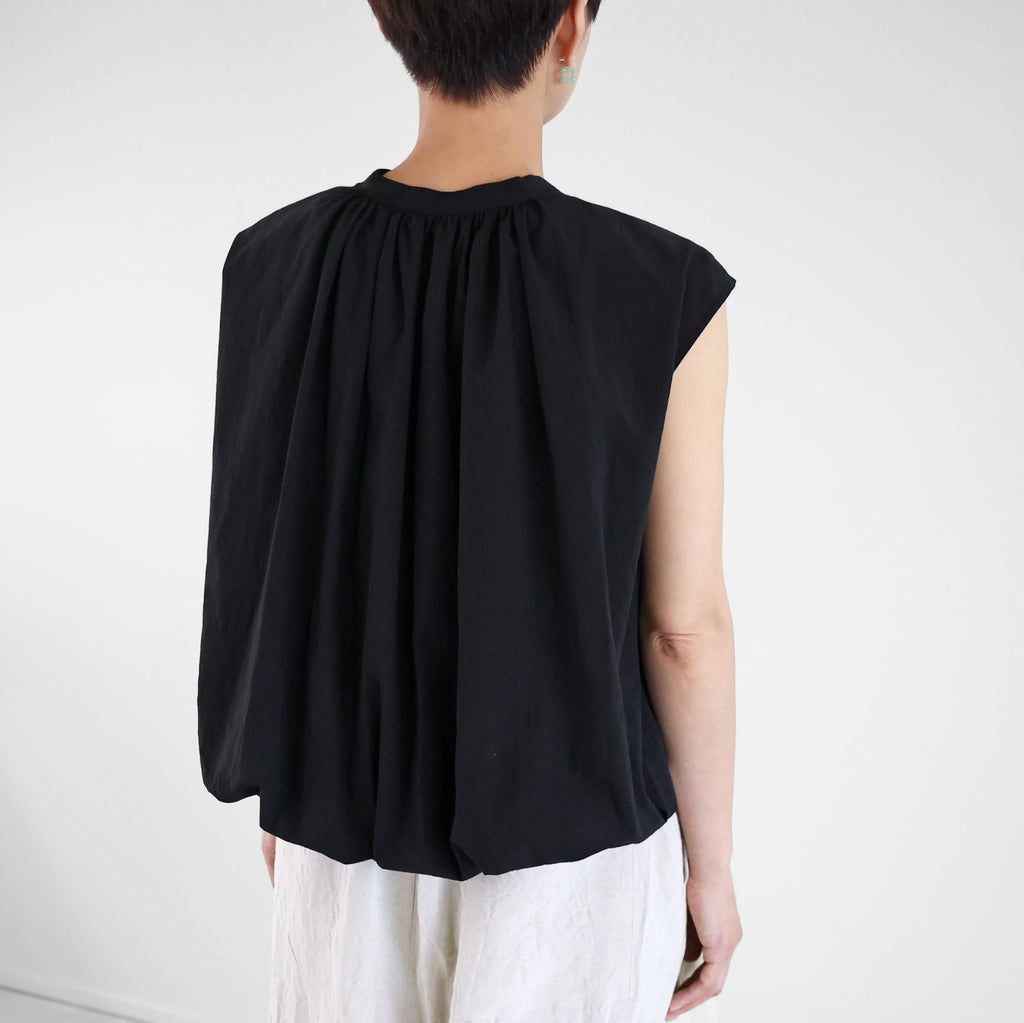 【HUIS】ゆるふわコットンフレンチスリーブコクーンブラウス（ブラック）【レディス】【U107-0001-09BLK】